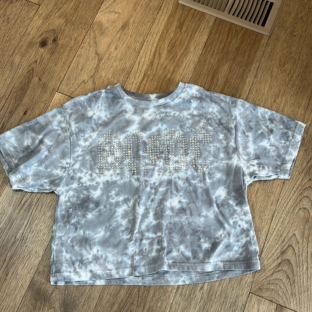 AC / DC gray and white tie dye cropped tee with silver studded detail, size L